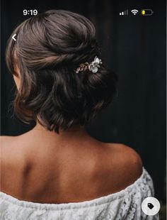 Chin Length Bridal Hair, Short Bob Wedding Hair, Wedding Hairdo, Short Bridal Hair, Vintage Curls, Wedding Guest Hairstyles, Bridesmaid Hair Updo