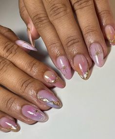 Pearl Nail Art Rhinestones, Angelic Nails Aesthetic, Angelic Nails Acrylic, Ethereal Nails Almond, Pastel Aura Nails, Pink And Golden Nails, Kali Uchis Inspired Nails, Aura Nails With Gold, Nail Inspiration Purple