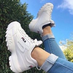 #shopping #flatshoes #flats #flipflops #wedges #fashionblogger #feet #womenshoes #fashionstyle #fashionista #love Sepatu Platform, Chic Heels, Aesthetic Shoes, Shoe Inspo, Best Sneakers, Dream Shoes, Trendy Shoes, Spring Shoes, White Sneakers