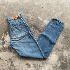 Everyday Fitted Distressed Jeans, Fitted Distressed Jeans For Everyday Wear, Fitted Faded Pre-washed Jeans, Fitted Dark Wash Pre-washed Jeans, Vintage Washed Bottoms For Everyday Wear, Fitted Faded Selvedge Bottoms, Classic Distressed Bottoms For Streetwear, Classic Fitted Distressed Jeans, Fitted Pre-washed Faded Jeans