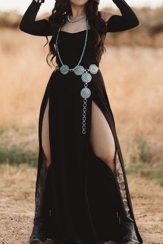 DRESS – REFCOUNTRY Stile Boho Chic, Split Dress, Style Upgrade, Country Outfits, Black Maxi Dress, Western Wear, Western Fashion