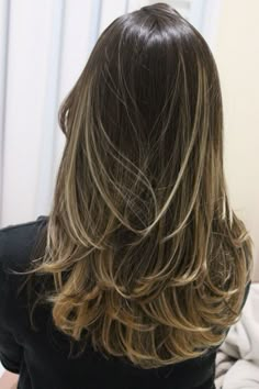 Corte em camadas Ombré Blond, Rambut Brunette, Hair Change, Corte Bob, Brown Blonde Hair, Long Layered Hair, Ash Blonde, Long Hair Cuts, Cortes De Cabello