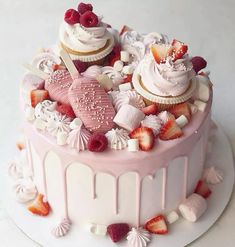 Cream Cakes, Birthday Cakes For Women, Cake Decorating Designs, Cake Designs Birthday