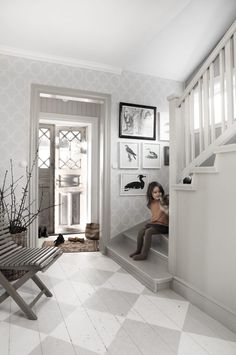 Scandinavian style | Wallpaper Wilma grey | Sandberg Wallpaper Vstupná Hala, Painted Wood Floors, Sandberg Wallpaper, Hal Decor, Hallway Designs, Painted Floor, Plywood Furniture, Painted Floors, Hallway Decorating