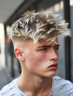 Blonde Highlights For Men, Male Highlights, Male Blonde Hair, Men Blonde Highlights, Mens Wavy Haircuts, Mens Haircuts Wavy Hair, Medium Hairstyles For Men, Bleached Hair Men, Hairstyles Thick Hair