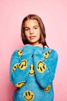 Unlimited Yellow Smiles Sweater Happy Emoji Faces, Happy Emoji, Crystal Hoodie, Yellow Smiley Face, Heart Cardigan, Urban Kids, Flower Sweater, Rainbow Sweater, Emoji Faces