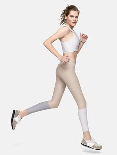 Sporty Moodboard, Womens Outdoor Fashion, Running Pose, Health Device, Simple Plan, Yoga Iyengar, Fitness Photos, Action Shots, Yoga Journal