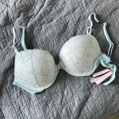 Teal And White Lace Never Worn Bra Victoria's Secret Spring Push-up Bra, Victoria's Secret Padded Bra For Spring, Victoria's Secret Spring Padded Bra, Spring Victoria's Secret Padded Bra, Victoria's Secret Padded Bra, Spring Push-up Bra With Lace Trim, Spring Lace Trim Push-up Bra, Victoria's Secret Spring Bra With Lace Trim, Blue Lace Bra