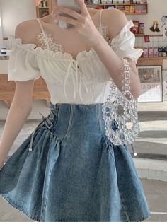 Empire Waist Skirt, Different Types Of Skirts Style, Feminine Soft Outfits, Types Of Skirts Style, Pretty Skirt Outfits, Aesthetic Blue Clothes, Cute Aesthetic Outfits Vintage, Blue Casual Outfits, Cute Outfits Blue