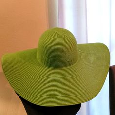 Green Floppy Hat Trendy Straw Hat With Curved Brim, Chic Solid Color Sun Hat With Flat Brim, Solid Curved Brim Sun Hat For Spring, Solid Color Curved Brim Sun Hat For Spring, Chic Solid Color Brimmed Straw Hat, Chic Solid Brimmed Straw Hat, Chic Curved Brim Sun Hat, Wide Brim Sun Hat For Spring, Trendy Solid Color Sun Hat With Curved Brim