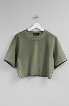 Women T-shirt, Cute Aesthetic Tops, Long Crop Tops, Cute Cropped Shirts, Khaki Mini Dress, Aesthetic Tops, Fitted Tshirt, Nice Shirts, Cropped Tees