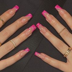 Basta clicar na imagem para o curso, prometo que não vão se arrepender 🥰 Glow Nails, Pink Acrylic Nails, Funky Nails, Dope Nails, Best Acrylic Nails