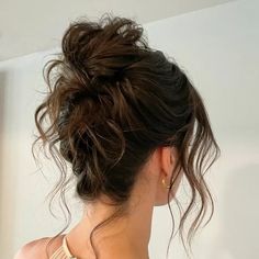 Curled French Twist, Low Curled Bun Wedding Hair, Loose Bun Hairstyles Wedding, Loose Curled Updo, Loose Curl Updo Messy, Bridesmaid Hairstyles Updo High, French Twist Brunette, Bride Hair High Bun, Loose High Bun Wedding Hair