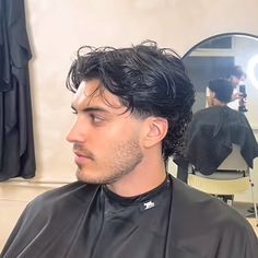 #mordermulet#hairstyle Men Slick Back Hairstyle Curly, Skin Fade Messy Top, Tapered Fade Mullet, Long Hair Taper Men, Hairstyles For Men Middle Part, Flow Tapered Haircut, Low Taper With Long Hair, Tapered Fade Mullet Men, The Flow Haircut Men