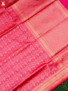 Experience the luxurious elegance of our Katan Silk Tanchoi Sarees, handcrafted with intricate Banarasi designs and premium Katan silk fabric. Available in a range of colors and styles, these sarees are the perfect choice for any special occasion Katan Silk, Silk Thread, Handloom Saree, Metallic Thread, Weaving Techniques, Pure Silk, Silk Fabric, Woven Fabric, Special Occasion