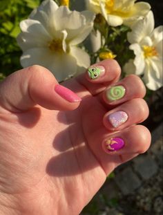 Vintage Nail Art Ideas, Purple Rapunzel Nails, Repunzal Nail Ideas, Disney Princess Nails Aesthetic, Disney Rapunzel Nails, Repunzal Tangled Inspired Nails, Tangled Nails Ideas, Disney Press On Nails, Pascal Nails