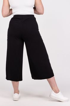 The Starting The Party Pants By Doe & Rae are a solid pair of wide leg pants. They feature a drawstring waist band, wide legs and pockets. 100% Rayon Inseam: Size M- 22'' Rise: Size M- 14'' True To Size S 0-6 M 6-10 L 10-14 XL/1XL 14-18 Solid Wide Leg Sweatpants With Pull-on Style, Versatile Wide Leg Sweatpants With Elastic Waistband, Wide Leg Sweatpants With Elastic Waistband For Work, Wide Leg Pull-on Style Sweatpants, Versatile Wide-leg Sweatpants With Elastic Waistband, Chic Wide Leg Solid Color Sweatpants, Versatile Wide Leg Pull-on Sweatpants, Versatile Wide Leg Culottes With Pockets, Versatile Wide Leg Culottes With Elastic Waistband