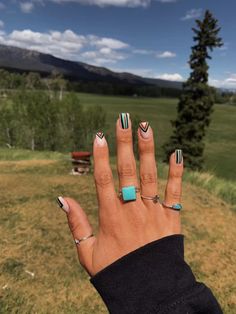 Square acrylic nails #acrylicnails #punchy #punchynails #western #westernnails #cowgirl #squarenails #easynails #easyacrylicnails #simplenails #simpleweaternnails #simplepunchynails #turquoisejewlery #turquoise Brown And Turquoise Nails Western, Cute Western Christmas Nails, Turquoise Nails Western, Western Nails Simple, Cute Country Nails, Western Themed Nails, Short Western Nails, Punchy Nails Designs