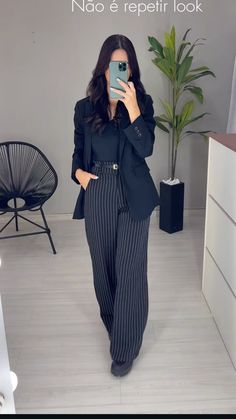 Wide Leg Pants Outfit Work, Stripe Pants Outfit, Pants Outfit Work, Office Outfits Women Casual, Outfits For Work, Corporate Fashion, Classy Dress Outfits