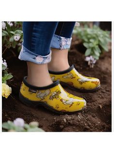 Amarillo  Collar     Embellished Outdoor Non-slip Slip-on Clogs, Spring Outdoor Clogs With Rubber Sole, Durable Closed Toe Clogs For Outdoor Activities, Non-slip Clogs With Round Toe For Outdoor, Non-slip Round Toe Clogs For Outdoor, Yellow Rubber Sole Clogs For Outdoor, Durable Slip-on Clogs For Outdoor, Comfortable Durable Outdoor Clogs, Non-slip Slip-on Clogs For Outdoor Activities