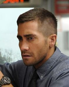 Jake Gyllenhaal Haircut, Very Short Hair Men, Ivy League Haircut, High And Tight Haircut, Men's Short Hair, Men Haircut Styles, Cool Hairstyles For Men, Mens Haircuts Fade, Corte De Cabelo Masculino