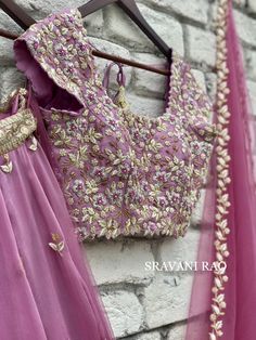 Embroidery Lehanga Design, Blouse Designs Aari Work, Blouse Maggam Work, Blouse Works, Latest Bridal Blouse Designs, Maggam Work Blouse, Traditional Blouse Designs, Lehenga Designs Simple