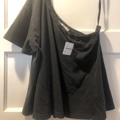 Cute, Flowy, And Casual Cotton Top In Charcoal. Perfect For Summer - Light, Sexy, And Fun. Nwt. Never Worn. Cotton Relaxed Fit Tops For Night Out, Relaxed Fit Cotton Tops For Night Out, Casual Cotton Top, Free Tops, Off Shoulder Top, Light Summer, Off Shoulder Tops, Cotton Top, Cotton Tops