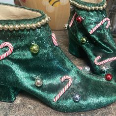 Hard To Find Katy Perry Christmas Booties Size 7 1/2 In Excellent Condition Holiday Party Boots With Round Toe, Christmas Party Boots With Round Toe, Katy Perry, Hard To Find, Limited Time, Bootie Boots, Ankle Boots, Size 7, Women Shoes