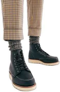 Redwing Boots Women, Combat Boot Outfits, Fall Outfit With Boots, Chill Night, Boot Outfits, Wing Boots, Red Wing Boots, Wing Shoes, Cowboy Boots Women