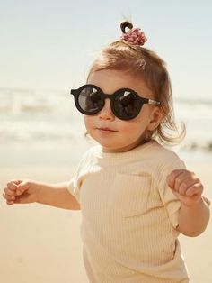 Retro round kid sunglasses in storm black from Kit & Wilder. For your summer time baby outfits we've got you covered with these modern black sunglasses with UV protection. Perfect gift for the summertime baby or accessory for traveling to warmer weather with a toddler. Grab a pair for your next beach trip or day out in the sun with your kids. Our collection of neutral sunglasses will add to any modern baby outfit. Shop the collection now! Retro Kids Clothes, Life Dreams, Kid Swag, Retro Kids