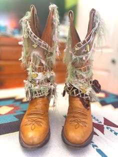 This is a piece of hand made wearable art by piscean13 at WeMetamorphose.com.  Up-cycled Western Boots. Lightly worn. Hand decorated, unique one-of-a-kind! Art Hats, Katy Tx, Bee Charms, Deer Skin, Cowboy Western, Western Cowboy Boots, Hand Decorated, Sanders, Western Boots