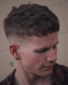 Short Haircuts For Men, Trendy Mens Haircuts, Mens Hairstyles Medium, Short Haircut Styles, Wavy Hair Men, Trendy Short Haircuts, Mens Haircuts Fade, Popular Haircuts