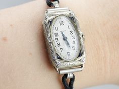 Vintage Wrist Watch, Vintage Gold Watch, Ladies Wrist Watch, Art Deco Watch, Vintage Watches Women, Watches Women, Antique Watches, Deco Jewelry, Art Deco Diamond