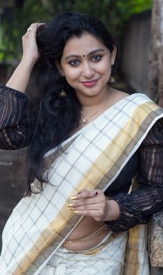 Saree For Aunties, Actress Meena In Saree, Vaijanti Mala Actress, Sarees Hot Navel, My Girl, Actresses, My Style