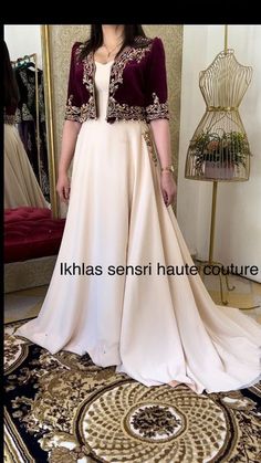 ikhlas sensri haute couture on Instagram: "Le premier essayage ❤️🇩🇿 #tenue_traditionnelle_algérienne" Vmas Red Carpet Outfit, Funny Airport Signs, Vmas Red Carpet, Airport Signs, Red Bridal Dress, Desi Wedding Dresses, Contrast Dress, Beautiful Pakistani Dresses