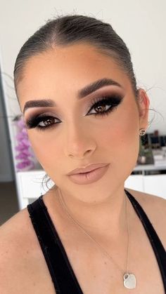 Quince Makeup Smokey Eye, Super Smokey Eye Makeup, Smokey Eye For Brown Skin, Makeup Looks Night Party, Makeup For A Black Tie Event, Wedding Guest Makeup For Black Dress, Eye Make Up For Black Dresses, Makeup Ideas For Night Out, Evening Smokey Eye Makeup