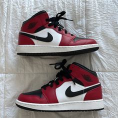 I Worn A Couple Times. Great Condition. It's Gs. Not Mens Or Womens Size. My Shoe Size Is Usually 36 And 5y Is Fit Perfect. Jordan 1 Mid Chicago Black Toe, Air Jordan 1 Mid Chicago, Air Jordan 1 Black, Jordan 1 Black Toe, Jordan 1 Mid Chicago, Jordan Red, Womens Jordans, Air Jordan 1 Mid, Jordan 1 Mid