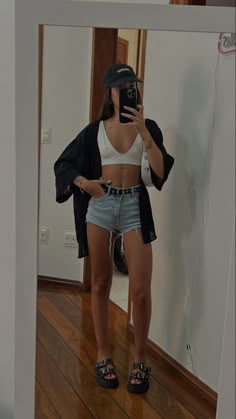 Short Jeans Look, Outfits Com Shorts Jeans, Outfits Com Short, Short Jeans Aesthetic, Jean Short Outfits Aesthetic, Outfits Shorts Jeans, Look Short Jeans, Look Com Short