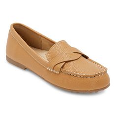 Try this pair of St.John's Bay women's Comox loafers for a classy and comfortable staple. Made from pebbled faux leather, these pull-on flat shoes have a rubber sole and moc toe for greater wearability. Style them with your favorite workwear or jeans and a top.Features: Memory FoamClosure Type: Slip-OnFootwear Technology: Memory Foam InsoleShoe Heel Height: 1/2 InchUpper/Outer Base Material: 100% PolyuretheneShoe Lining Material: PolyesterSole Material Content: 100% Thermoplastic-RubberToe Type: Loafer Outfits, Loafers Beige, Classic Loafers, Loafers Outfit, Timeless Shoes, Smart Casual Wear, Business Casual Shoes, Loafer Shoes Women, Driving Loafers