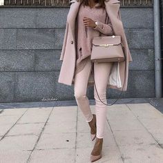 Tetőtől talpig púder rózsaszínben Soft Summer, Mode Inspiration, Fall Winter Fashion, Fall Winter Outfits, Winter Style, Work Outfits, Look Fashion, Autumn Winter Fashion, Work Outfit