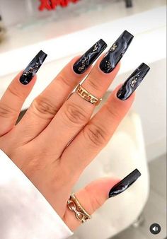 30 Classy Black Nail Ideas Chic Ladies Need ASAP - 246 Black And Gold Classy Nails, Formal Nail Ideas, Scorpio Nails Designs, Cuffin Nails, Classy Black Nails, Black Nail Ideas, Black Acrylic Nail Designs, Gold Acrylic Nails, Classy Acrylic