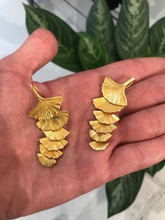 Gold Ginko Leaf Earrings by artist-jeweler Paul Oudet from Pat Sailing Collection Photo Kareem Rashed - Pat Saling’s Jewels Shine at Misha Nonoo | The Adventurine Jewelry History, Movie Jewelry, Ginko Biloba, Misha Nonoo, Gold Link Necklace, Ginkgo Leaves, Jewelry Staples, Women Encouragement, More More