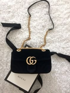 Dompet Gucci, Pink Gucci Purse, Black Gucci Purse, Gucci Fashion Show, Vintage Gucci Purse, Designer Bags Louis Vuitton, Trending Handbags, Gucci Purses