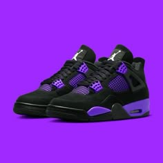 Jordan Retro 4 Mujer, Air Jordan 4 Purple, Jordan 4 Purple, Purple Thunder, Shoes Wishlist, Nike Shoes Women Fashion, Pretty Sneakers, Shoes Wallpaper, Jordan Outfit