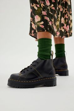 Dr Marten Chelsea Boots, 2000s Inspired Outfits, Dm Boots, Dr Martens Vintage, Shoes Wishlist, Chelsea Boots Outfit, Prom Inspo, Wedding Shoes Bride, Shoe Wishlist