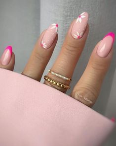 hot pink french tip nails with flowers Shattered Glass Nails, Short Pink Nails, Trendy Manicure, Pale Pink Nails, Pink French Nails, Pink Nail Colors, Art Designs Ideas, Pink Glitter Nails, Hot Pink Nails