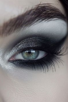 A smokey eye with a gradient from smoky quartz to crystal white, creating a mystical, ethereal look. This style is otherworldly and incredibly unique. Grey Lipstick Makeup, Moon Makeup Look, Smudged Eyeliner Look, Samhain Ideas, Dark Smoky Eye, Grey Eye Makeup