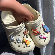 crocs Croc Outfits, Jibbitz Crocs, Crocs Jibbitz, Croc Charms, Sneaker Head, Fitness Inspo