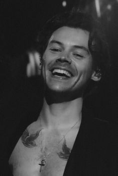 Harry Styles, Harry Styles wallpaper, Harry Styles lockscreen, Harry's house, love on tour, Harry Styles smile Harry 1d, رعب نفسي, Harry Styles Cute