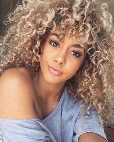 Beehive Hair, Asymmetrical Hairstyles, Blonde Curls, Hairstyles Over 50, Beach Beauty, Blonde Wig, Girl Swag, Travel Beach